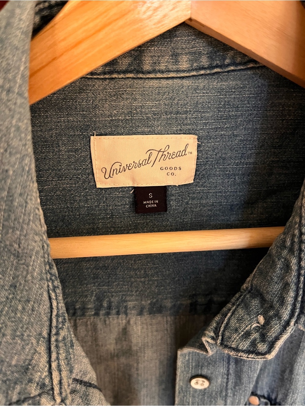 Universal Thread Chambray Top - Picture 7 of 8